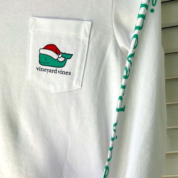 NWT🛍Vin Vines Christmas Tee - Picture 11 of 11